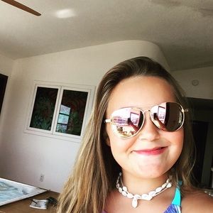 Meet your Posher, Emma